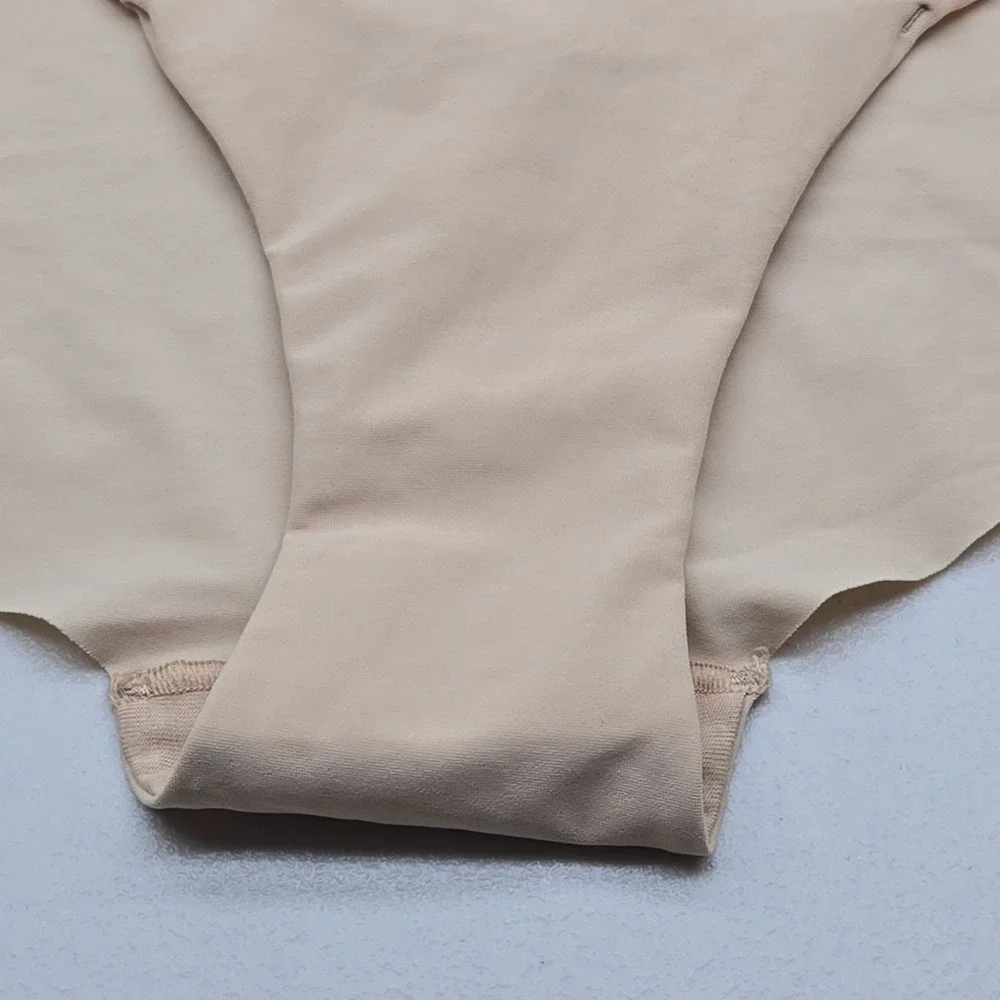 True & Co Women Panties 1X Beige Body Hipster Seamless NWT‎
